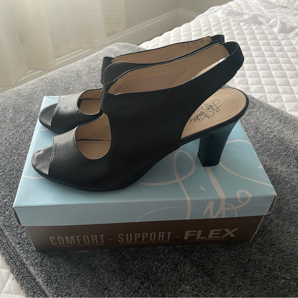 Size 11M-Life Stride Peep Toe Heels